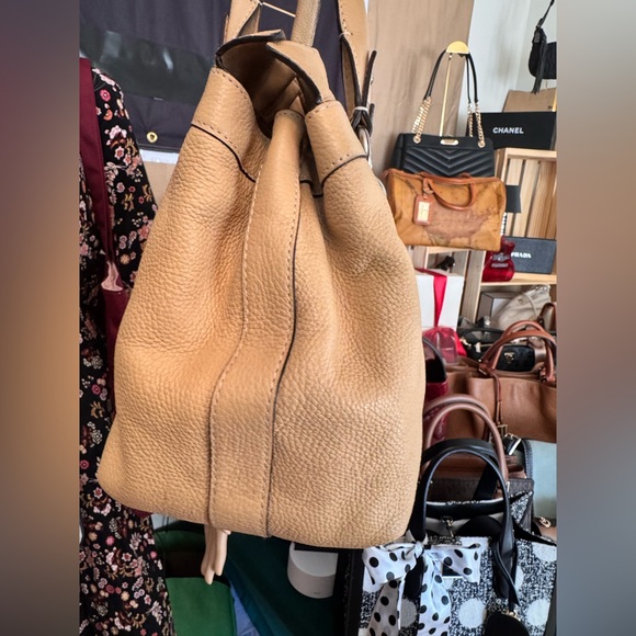 Coach Penelope 2010 Pebbled Leather Cream Shoulder Bag with ruffled edges. - Picture 5 of 10